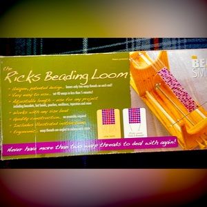 Rick’s Beading Loom Leaving you with only two threads to deal with